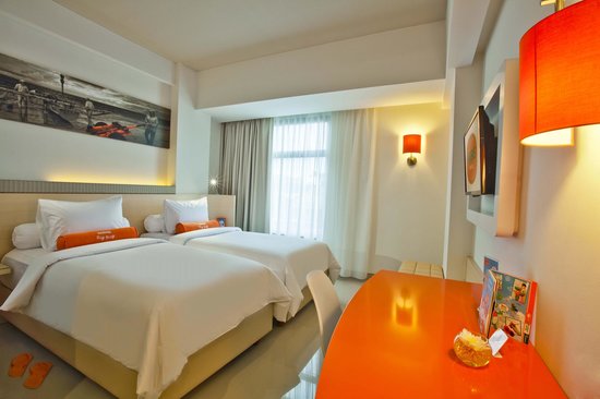 DedySoelistijan's tweet photo. Hi Tweeps. Atas request tmen2, sy mw cb bantu kasih rekomen hotel dg harga trjangkau mulai 200K - 600K di Bali yg bs kalian psan di aplikasi online macam traveloka, pegipegi dll. Sering kan kalian pesan hotel tp ga sesuai ekspektasi? confuse no more. Semoga mmbantu 😊
.
A THREAD https://t.co/1AOAdncuxf
