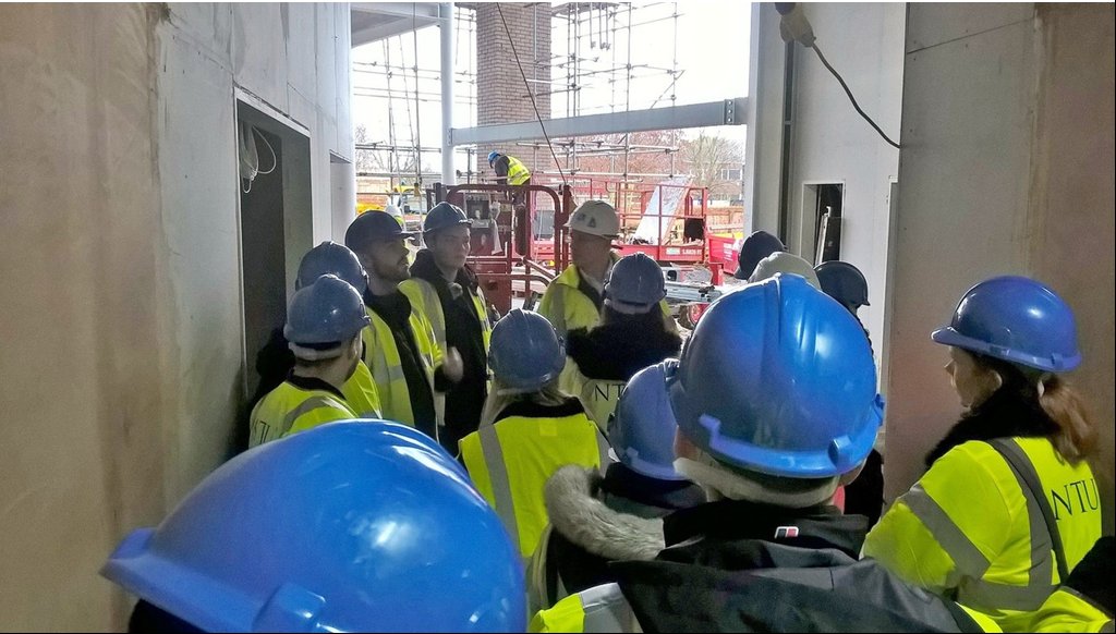 Big thanks to Henry Brothers for hosting a site visit yesterday by students on MSc Property Dev and Planning / MSc Real Estate courses.  Students had the opportunity to look around the MTIF site on the Clifton Campus.   @HenryBrothersHB
