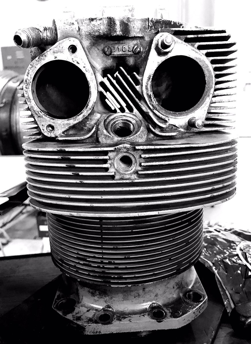 showfz's tweet image. #iPhonePhotography #TopCylinder #PistonEngine