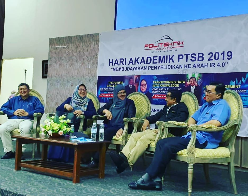PTSB_edu's tweet photo. H A R I A K A D E M I K
Politeknik Tuanku Sultanah Bahiyah
27 November 2019
#makingPTSBgreat https://t.co/neWYyuc0UW