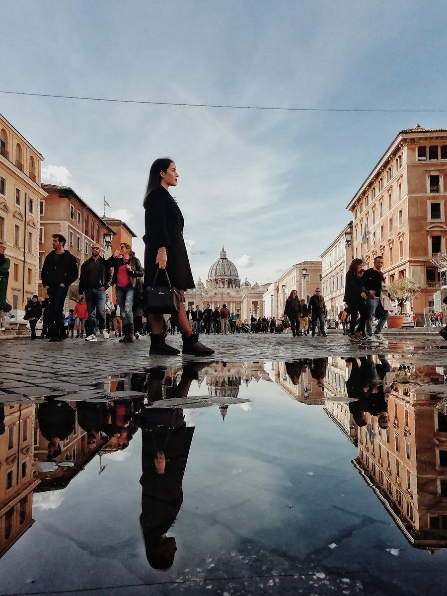 benemale's tweet photo. Punti di vista, persone, vite che si intersecano. https://t.co/2U6EtHUf60