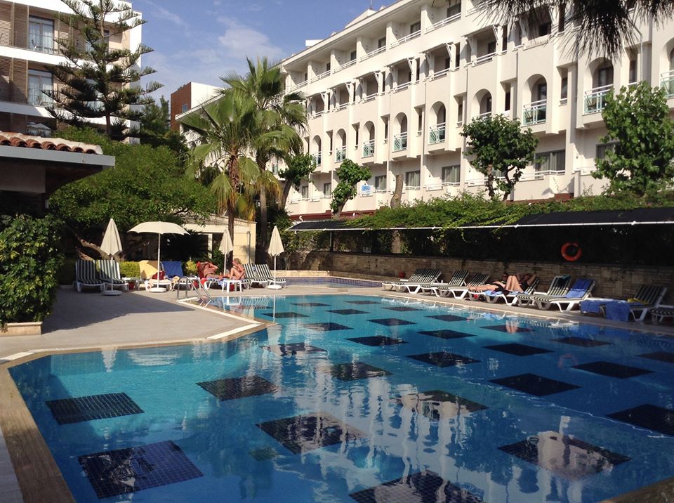 TrendyHotelsTR's tweet photo. You will dive into the crystal clear waters of our pool under the warm sunshine and feel the refreshing effect of the water in your soul! 

🏖 Booking: https://t.co/5F85Yv3ZOU
#TrendySideBeach #TrendyHotelsTR #VisitAntalya #SimdiAntalyaZamani https://t.co/DSU5tPa18u