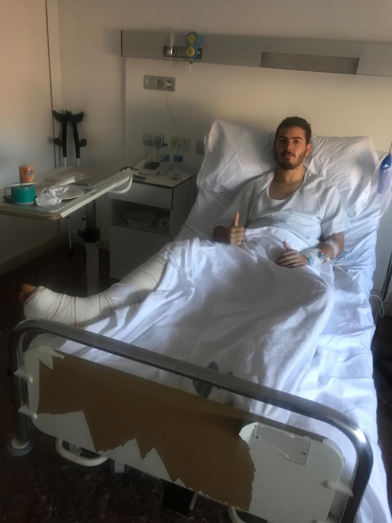 Aquest Diumenge el Julen va patir una greu lesió en una jugada fortuïta, on malauradament es va trencar el peroné amb afectació del lligament, un cop operat i que tot ha sortit molt bé, desitjar-li una pronta y sobretot bona recuperació.

De part de l'entitat, molta força Julen!