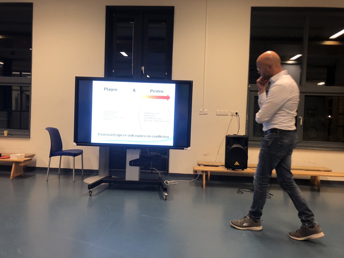 Ouderavond in het teken van Kiva. Zinvol. Goede Driehoek kind-ouder-leerkracht zeer belangrijk voor welbevinden kind. MR dank voor organisatie