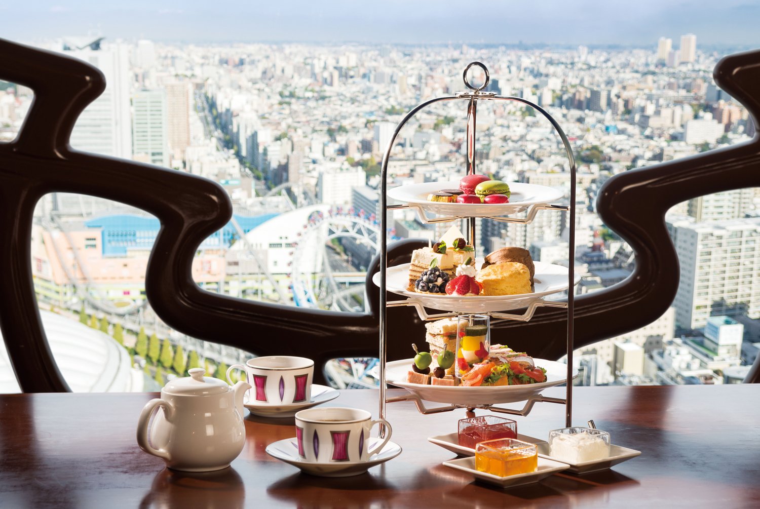 東京ドームホテル 公式 On Twitter 地上150mでのアフタヌーンティー 東京ドームホテル 43f アーティスト カフェ の アフタヌーンティー ホテル最上階からの眺望とともに優雅なティータイムを Gt Gt Gt Https T Co Kad1vofjng Https T Co Dtsph3jxse