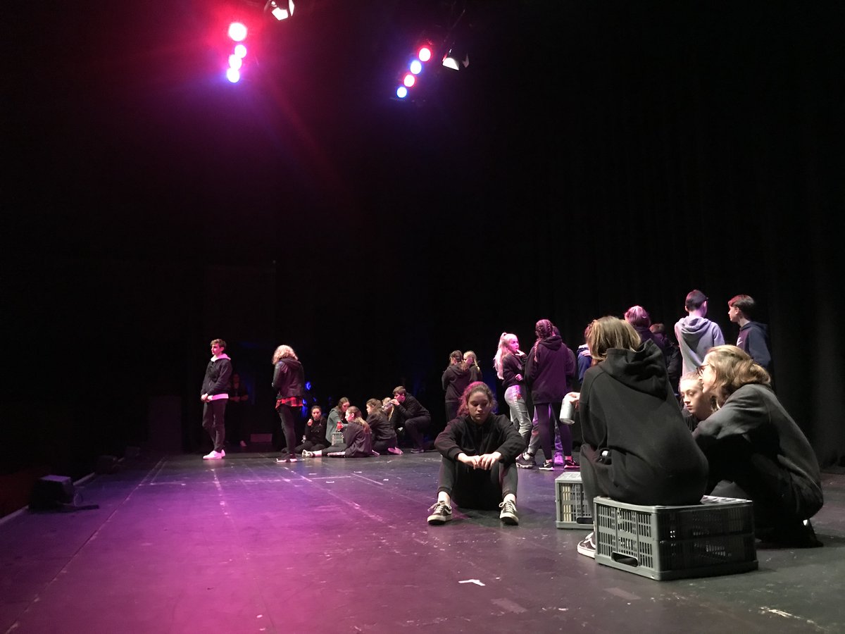 SchoolWeydon's tweet image. Congratulations to the amazing Year 9 and 10
Drama students that performed Macbeth at GLive last night, as part of
Shakespeare Schools Festival! The cast were simply sensational!