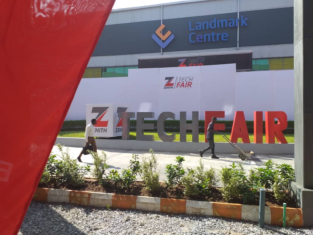 ZenithBank's tweet image. We are live at the Zenith Tech Fair 2019!

#ZenithTechFair #ZenithFutureForward
