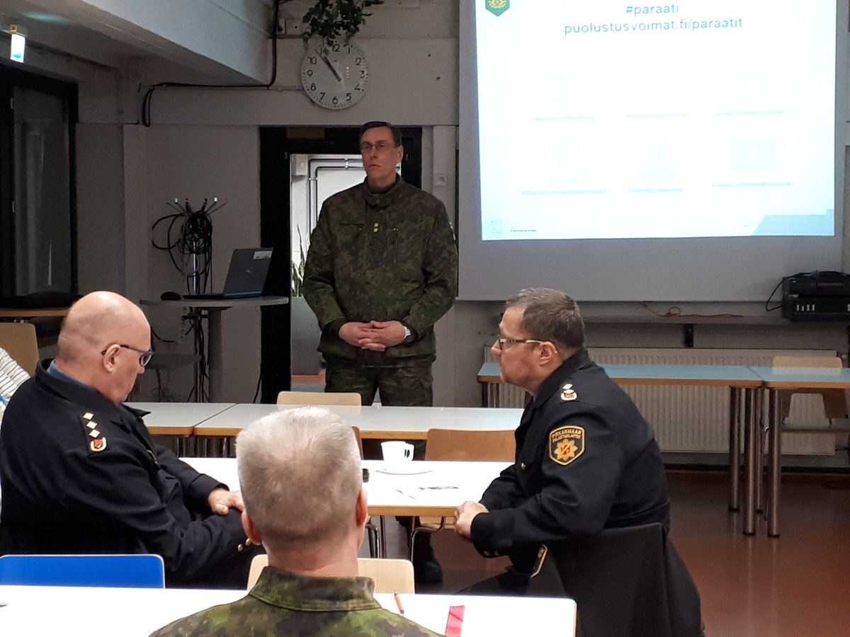 #Tampere isännöi 6.12. valtakunnallista <a href="/Puolustusvoimat/">Puolustusvoimat</a> #paraati'a. "Kiitos yhteistyöstä, olemme tästä iloisia ja ylpeitä", kiitti yhteysjohtaja <a href="/TSalkoaho/">Tuukka Salkoaho</a> tiedotustilaisuudessa. "Paraati on osa itsenäisyyspäivän kansallista kuvastoa ja sillä on  vahva sidos kulttuuriperimäämme"