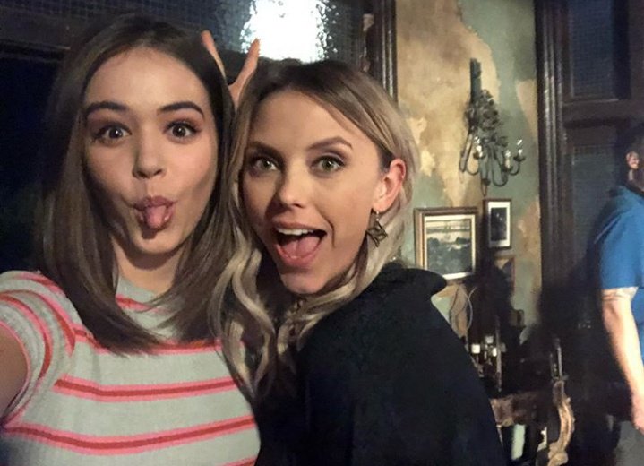 📷 • Kaylee i Riley na planie 6 odcinka 2 sezonu serialu #Legacies