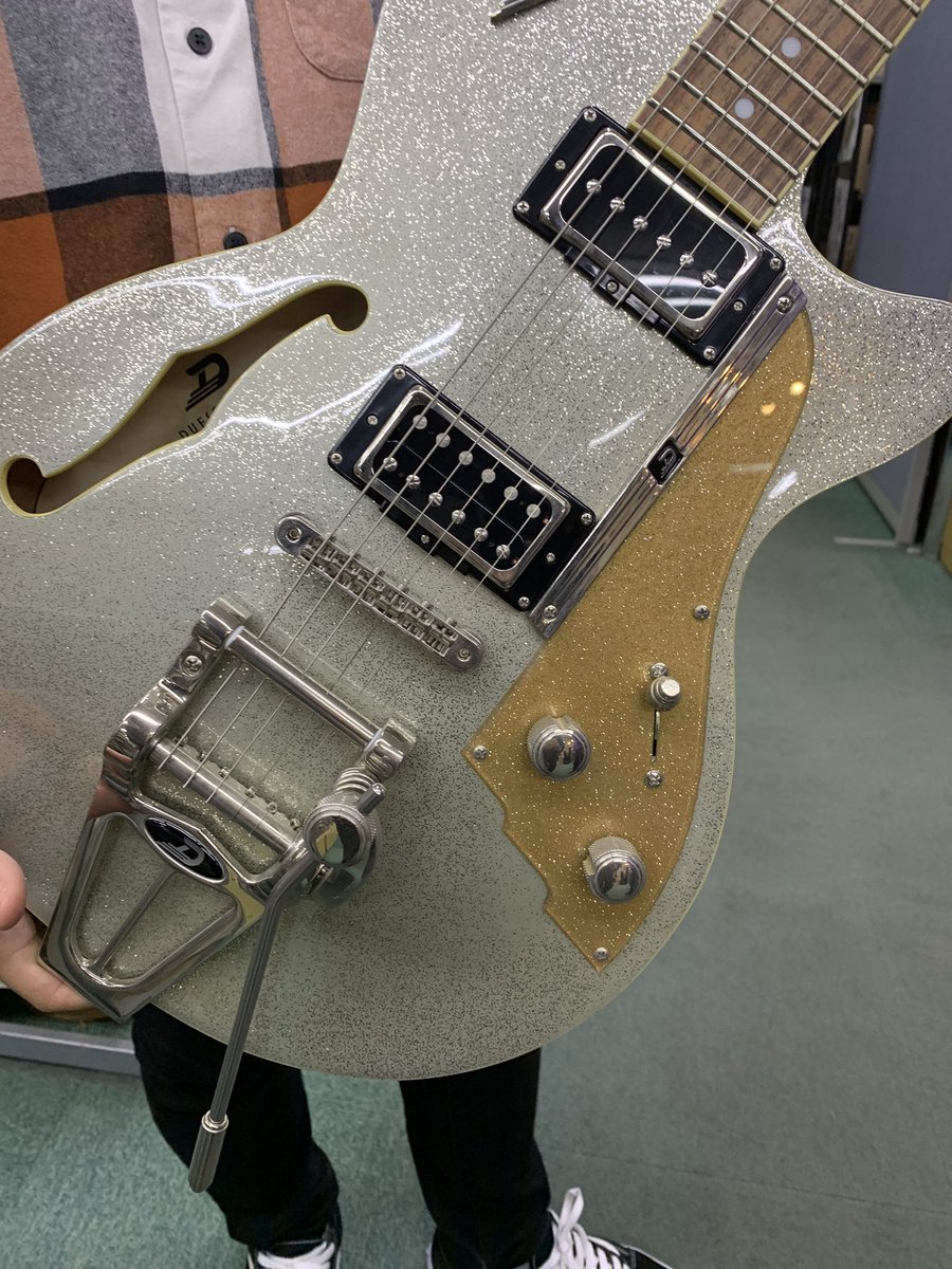 椎名林檎さんが「群青日和」で弾いてた DuesenbergのStarplayer TV