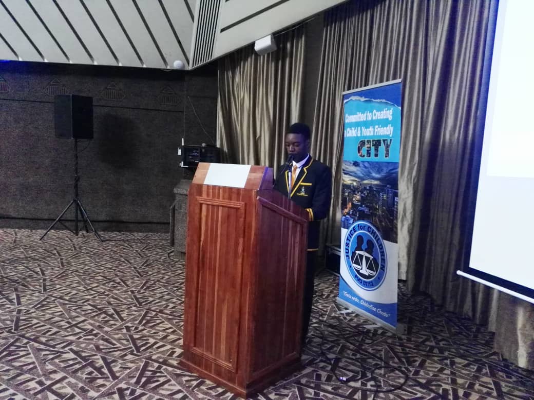 Hon Chris Mutsa says the decrease in the grade 7 results can be blamed on the new curriculum. It is a good initiative but practical subjects need adequate material.
<a href="/JCTZimbabwe/">Justice For Children</a> <a href="/IssuesPaneNyaya/">#PaneNyaya</a> <a href="/OpenParlyZw/">Open Parly ZW</a> #TheEconomyOnChildren #263Chat