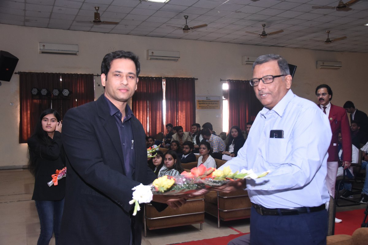 GLA_Mathura's tweet photo. The #NationalConstitutionDay was #celebrated on 26th of November, 2019 by the faculty members and the students of the Institute of #Legal #Studies and #Research, at G.L.A University Mathura. 
#EventsAtGLA #WorkshopsAtGLA #ResearchTopics #GLAUniversity https://t.co/4f2Qa2j4ma