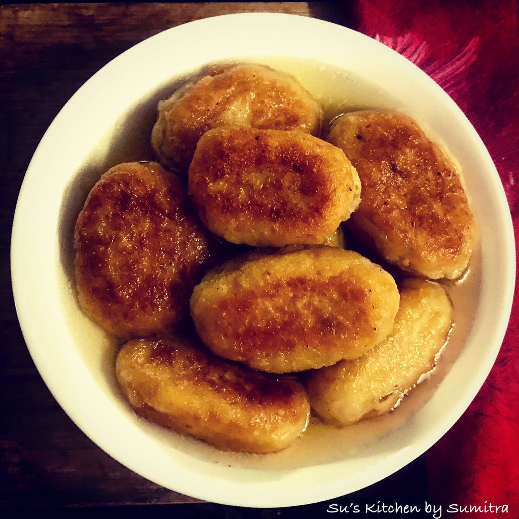 #Rangaaloorpantua is a popular #Bengali #sweetdish made from  #SweetPotato. 
#bengalisweets #homecooking