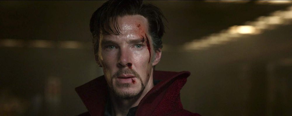 LeoPatrignani's tweet photo. Nella foto, un provato Doctor Strange realizza di aver visitato 14,000,605 mondi paralleli senza trovarne uno in cui #Trenord offra un servizio perlomeno decente.

#EndTrain https://t.co/POHeLSFDA6