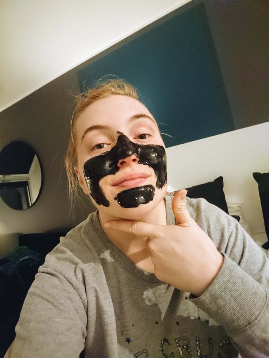 RomanLionz's tweet photo. Continuing my "scifi films of the last decade" marathon with #ReadyPlayerOne while getting a bit of work done and having a pre-conference facial mask before #liugc today ☕🐼👈 https://t.co/HtNnFOcpMX