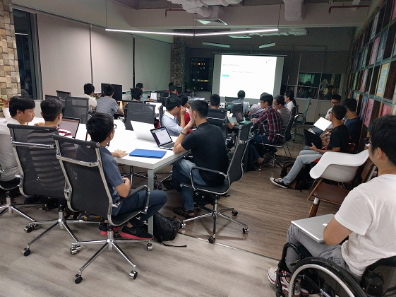Hanoitimes2's tweet photo. Vietnam named second in ASEAN in fintech funding in 2019 #Vietnam #ASEAN #Singapore #Indonesia #fintech #PwC #UOB #SFA #MoMo #VnPay #funding
https://t.co/1OXzpbTdtL https://t.co/IIiWAxHJBF