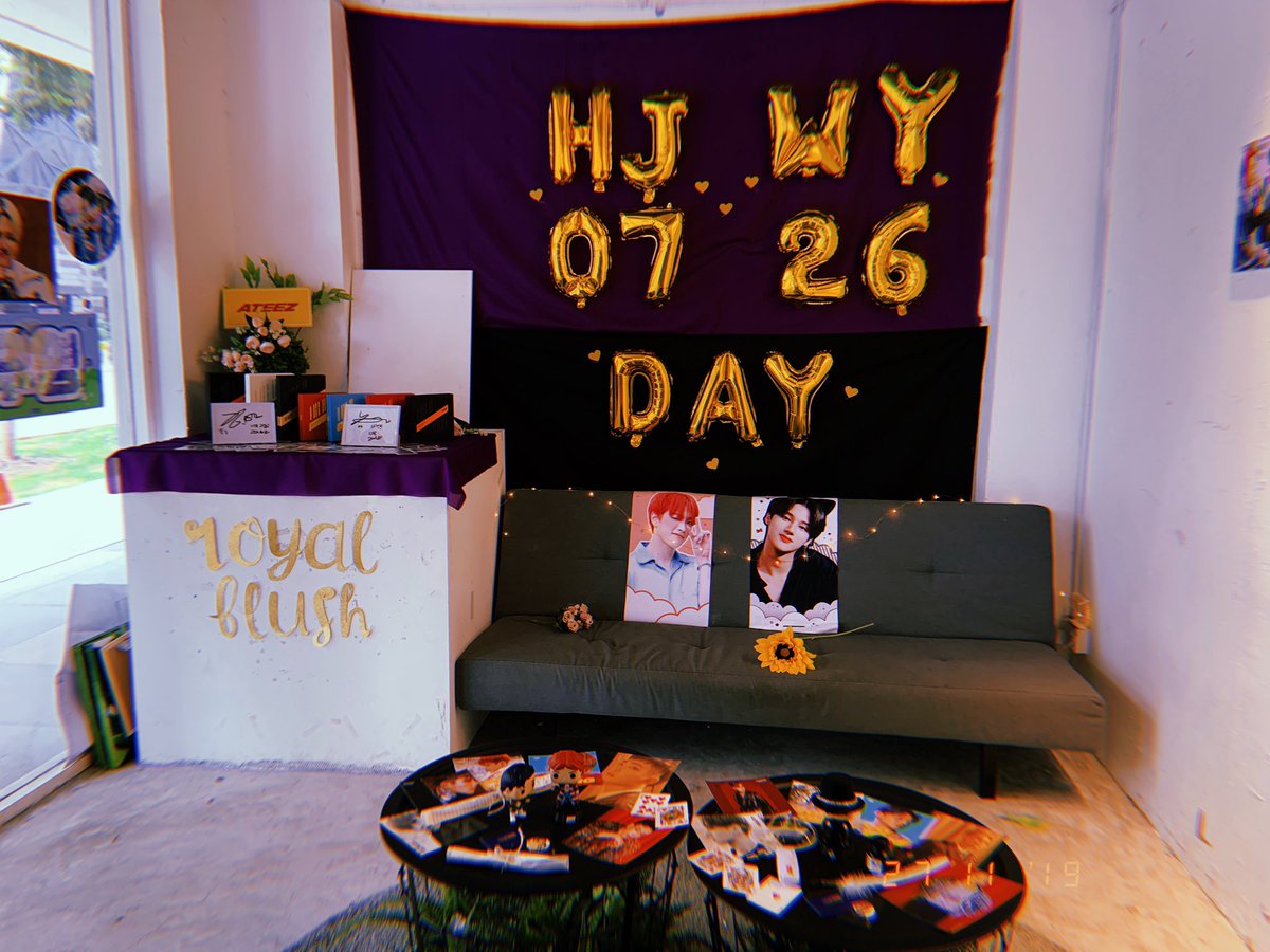 kmygsx's tweet photo. my first ateez cafe event 💓 #ROYALFLUSHCAFE https://t.co/4UqxSKkaDo
