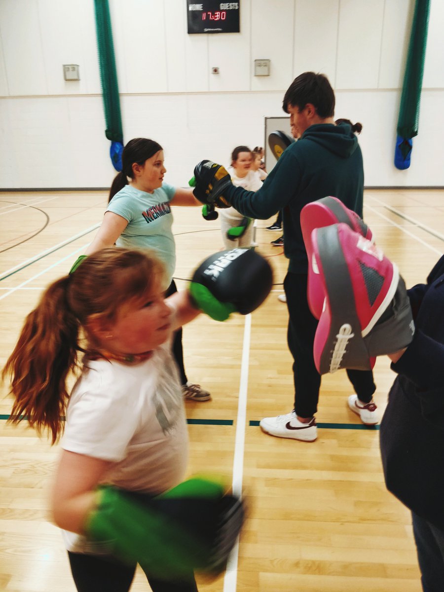 SWEETprogramme's tweet photo. When children and parents are active together, the results are a fun filled 90 minutes, improving our health, mood and well-being. 

Both children and parents showcasing their superb boxing skills!! https://t.co/8XeWRTof88