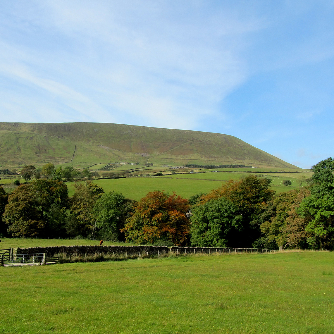 anywheresim's tweet photo. We are proud to be based in the heart of #Lancashire. Based in Grindleton, we are at the heart of the #ribblevalley. Just look at this view. #LancashireDay #pendlehill https://t.co/mc8tRpxBon