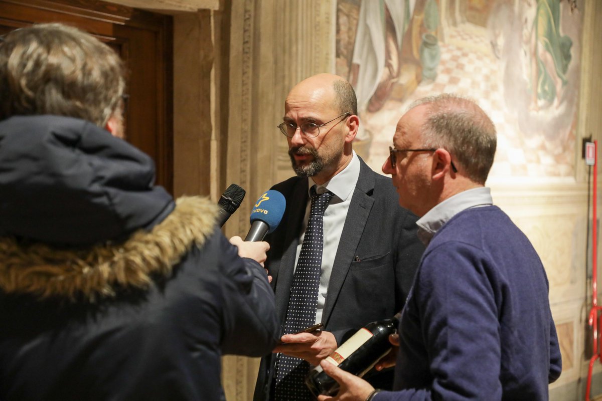 EZLab_solutions's tweet image. 🍷🍇Due prestigiose cantine Parco del Venda e Vignalta sono state protagoniste di &quot;Land Of Wine Stars&quot; per il Progetto Wine #Blockchain targato Promex con la certificazione blockchain di #AgriOpenData.

Grazie @UniCredit_PR e @vinieuganei insieme valorizziamo il Made in Italy! 🇮🇹