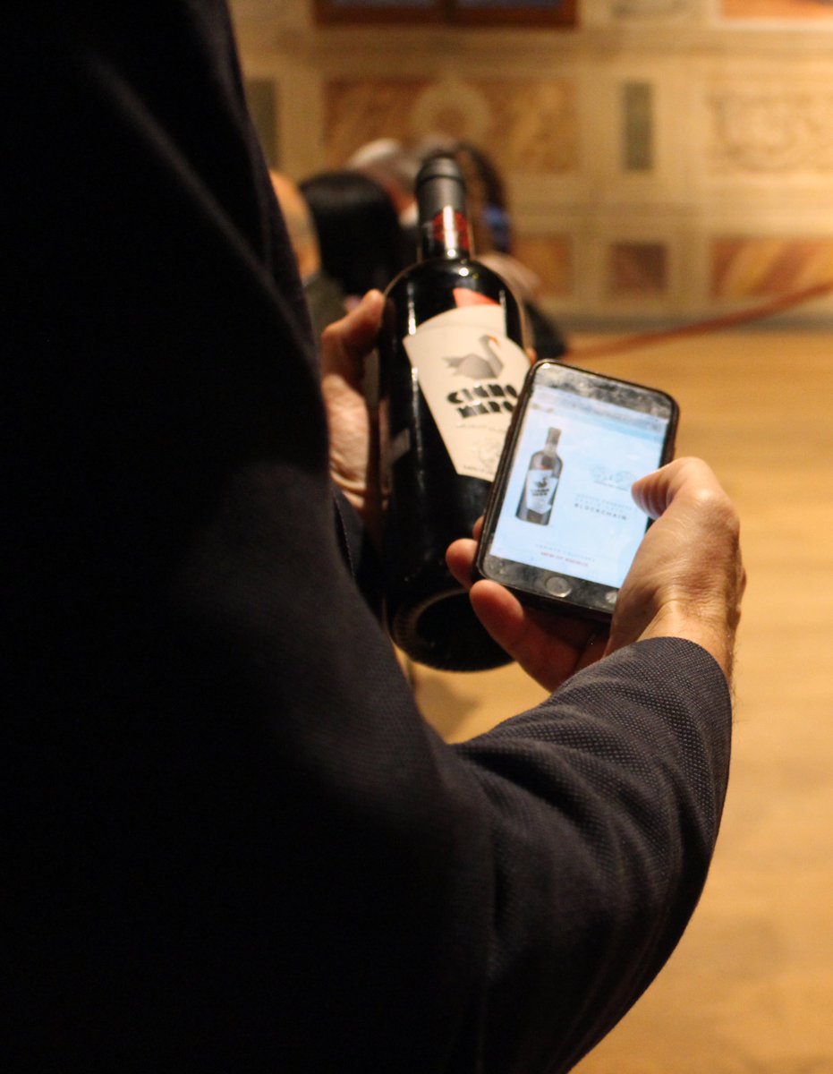 EZLab_solutions's tweet image. 🍷🍇Due prestigiose cantine Parco del Venda e Vignalta sono state protagoniste di &quot;Land Of Wine Stars&quot; per il Progetto Wine #Blockchain targato Promex con la certificazione blockchain di #AgriOpenData.

Grazie @UniCredit_PR e @vinieuganei insieme valorizziamo il Made in Italy! 🇮🇹