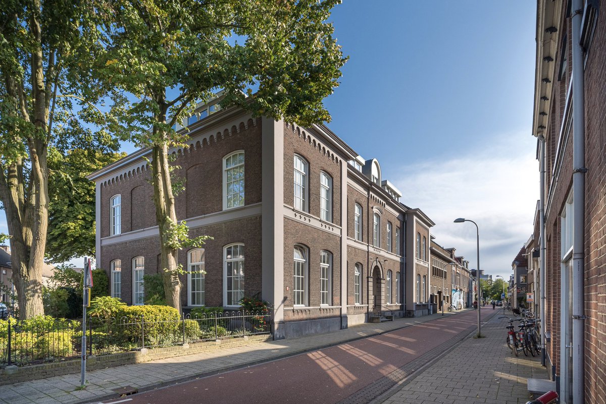 #Nieuw karakteristiek appartement vlakbij de #binnenstad van #Zwolle met 3 slaapkamers en prachtige authentieke details. Meer weten? admono.nl/woning/zwolle-…