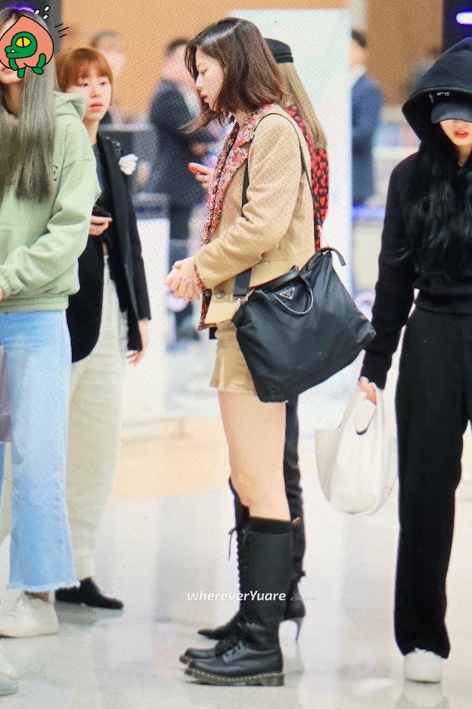 wherever_yuare's tweet photo. 191127 #TWICE #트와이스 #정연 https://t.co/FrnTmnpa44