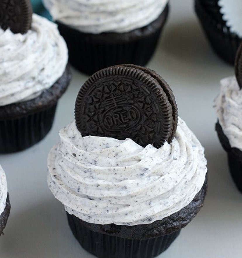 kosmocuriosity's tweet photo. #DidYouKnow: There is a 24-hour “cupcake ATM” in Beverly Hills that dispenses custom #cupcakes and #cookies 

#nutellabiscuits #Food #Foodie #kinder #oreo #WednesdayMotivation #WednesdayThoughts #26NOVEMBER #American https://t.co/kPS5LyJJgp