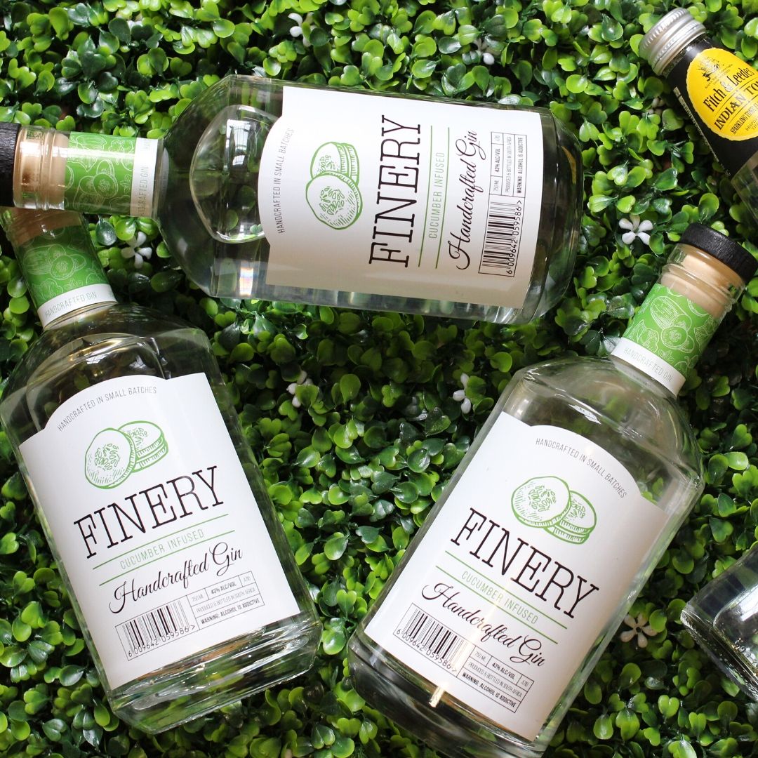 FineryGin's tweet photo. Life happens, gin helps.
#FineryHandcraftedGin #FineryGin #Gin#GinLover #LifeHappens #GinHelps #MoreGin #GinLover #SouthAfricanGin #SouthAfricanDrinks #GinNation #Ginfluencer #JeannieD https://t.co/xvtKQyDpKE