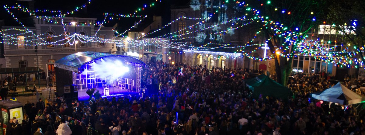 AcornPG's tweet photo. Enjoy a magical evening in Falmouth tomorrow for the annual Christmas light switch on. Falmouth schoolchildren will kick off the event with a colourful parade starting from the Events Square and ending in The Moor. Learn more: https://t.co/YizfmIfyrv #FestiveEvents #LoveFalmouth https://t.co/72hF1Q47k4