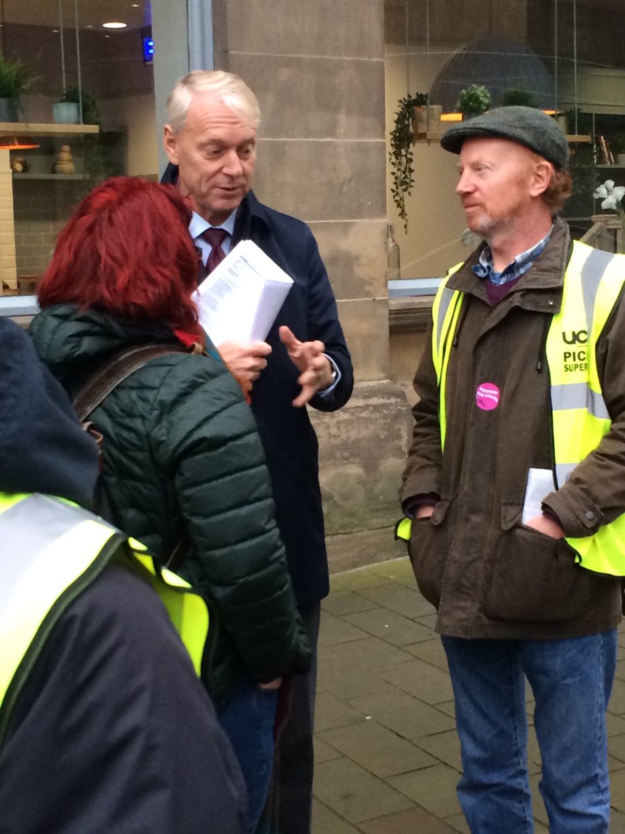 NewcastleUniUCU's tweet photo. Many thanks to Vice Chancellor @prof_chrisday for stopping by our picket line this morning to discuss the issues that have brought us here, especially casualisation.
@UniofNewcastle @ucu @UCUNorthern @NuAntiCas #UCUstrike https://t.co/5RJpUhSdOg