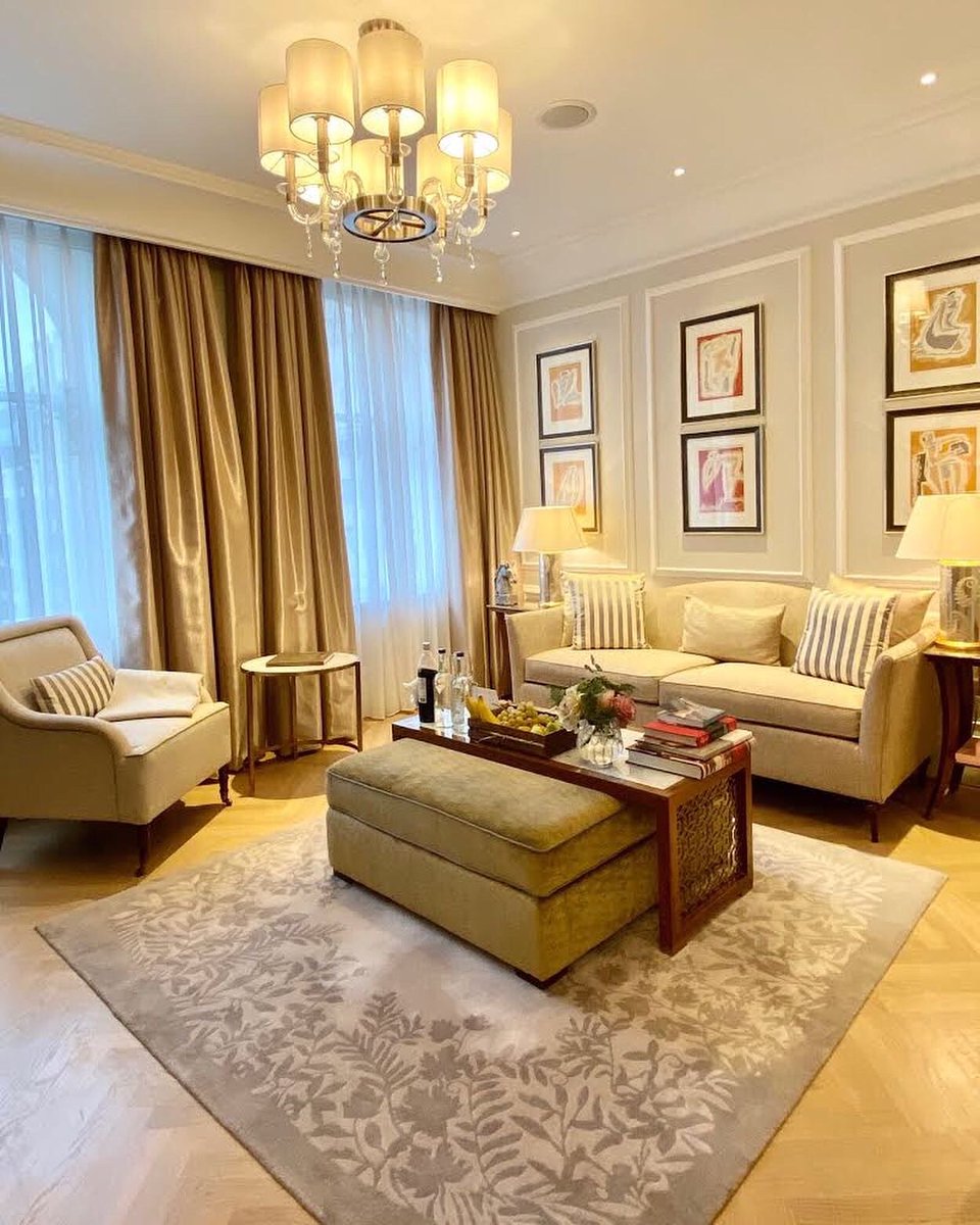 PKsList's tweet photo. A London icon🏆The Langham has been enchanting guests since 1865🤩The hotel has recently added the deluxe suites, a British tavern, The Wigmore and a new spa, Chuan Body + Soul, taking the hotel to the next level of luxury, if that is even possible😍 #800daysaroundtheworld https://t.co/jAREZ8em21