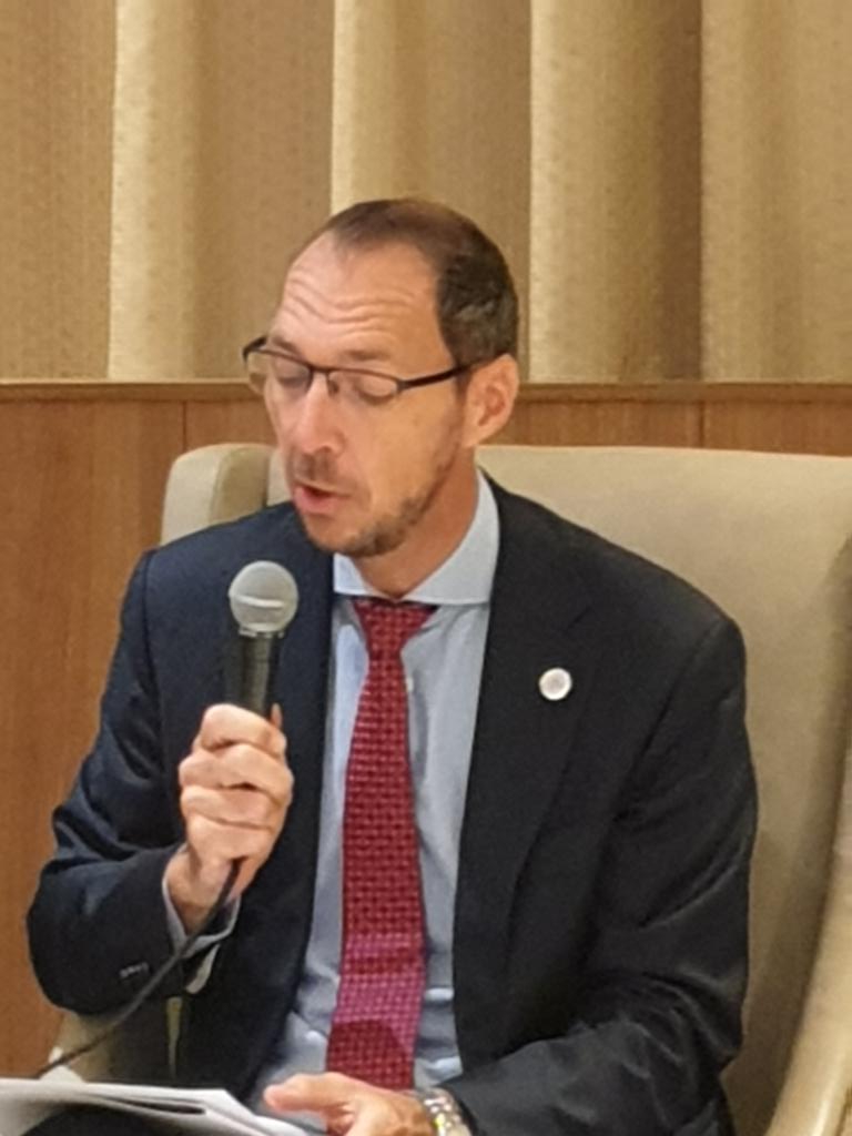 UNALGERIA's tweet photo. M. Overvest Coord. @UNALGERIA a noté que la communauté mondiale s'est engagée à mettre fin au #SIDA, menace de la #santé publique d'ici 2030 ses le cadre des #ODD  @ONUSIDAAlgerie @UNICEFAlgerie @Aids_Algerie @UNICEFAlgerie #VIH #discrimination @PNUDAlgerie   @MichelSidibe https://t.co/a0JxmiDZ2e