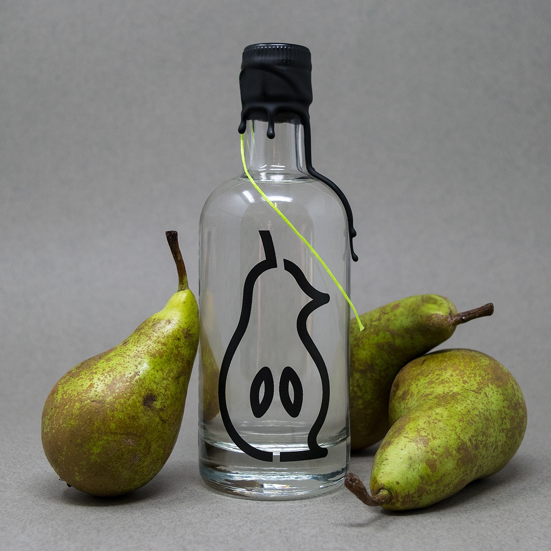 Bunker_Creative's tweet photo. Some people make a big difference in our lives and deserve a little reward. Let us know who they are for a chance to win a bottle of Black Penguin Gin. Simply like this post, follow us and tag your friend in the comments describing why they deserve to win! https://t.co/enBs7faVfE