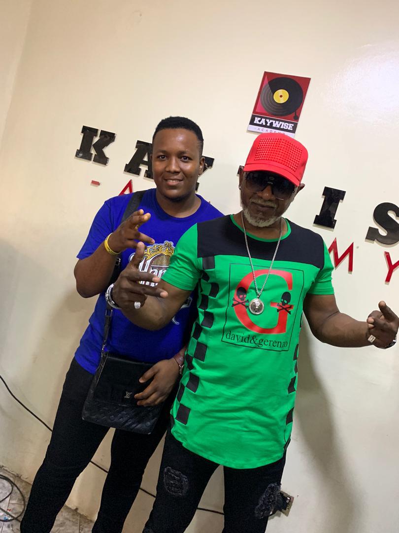 freezylalemzy's tweet photo. Hit up with Africa Legend..
#kaywiseacademy
#Awilologomba https://t.co/h0aqV0j1Ai