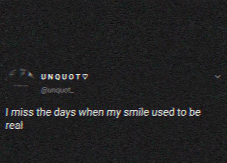 PalakTalwar6's tweet photo. #mood #sad #missingsmile #allfake https://t.co/1kJ1QMPsmV