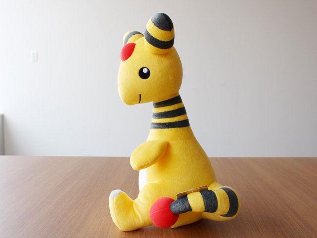 mecchaJP's tweet photo. Do we have some Ampharos fans here ? This ~38cm plush is coming for the end of 2019 ! 😍 #Pokemon #PokemonCenter #Ampharos https://t.co/AG7BTPm4bc