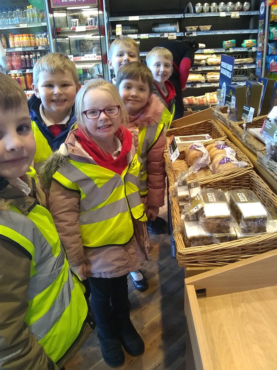 CraigfelenP's tweet photo. Fantastic customer research with Year2 for our Christmas enterprise! Lots of ideas from @greggs #cfp2 #cfpent https://t.co/fukQuV3G8R
