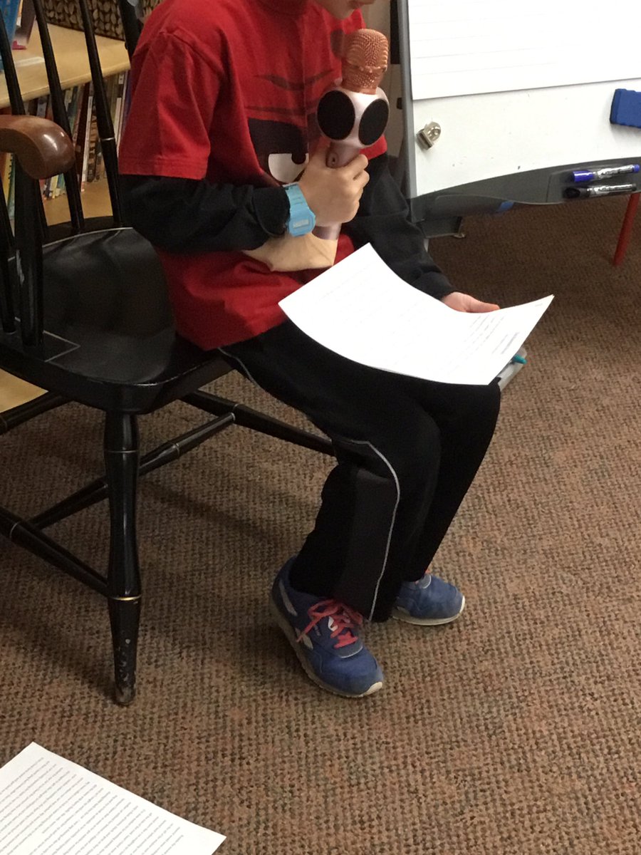 Lincoln4F's tweet photo. Scenes from a fourth grade publishing party! The class listened to an exciting variety of fictional narratives written by 4F authors✏️💻 🎤 https://t.co/yRxLjtvOOl