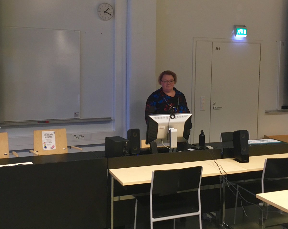 rkalmi's tweet photo. Osana Vaasa Game Daysiä järjestettiin seminaari @univaasa: Games and Well-Being: Friends or Foes? Seminaarissa kuultiin mm.kiertotalouteen, välipalojen terveellisyyteen liittyvästä ja  tupakkariippuvuuden hoitamiseksi käytetystä pelillistämisestä @majohuuh @henna_syrjala #VGD2019 https://t.co/nOzMjhxLEc