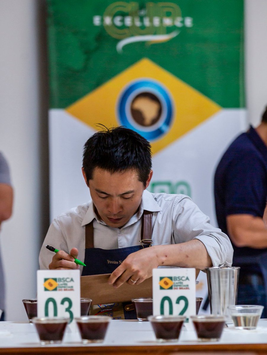 Leilão dos melhores #cafés especiais do #Brasil movimenta mais de R$ 1 milhão. Preço médio de R$ 6.618 por saca do <a href="/cupofexcellence/">Cup of Excellence</a> é recorde. Maior lance foi de R$ 33,7 mil por saca e o arremate total do leilão foi de R$ 1,1 mi. Confira: is.gd/FH8wr8.

#bsca #coe
