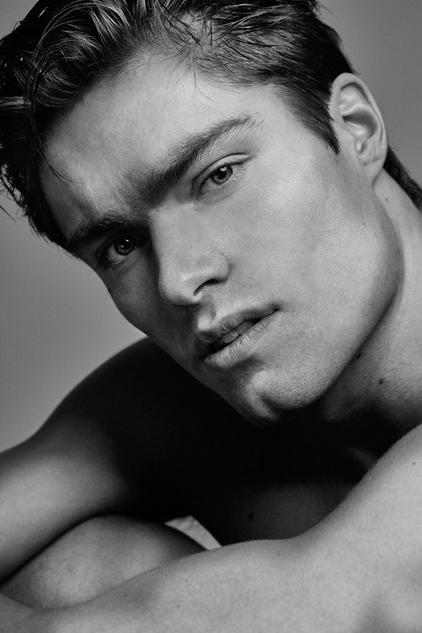 BaseModelsUK's tweet image. Big welcome to new face Ollie J!