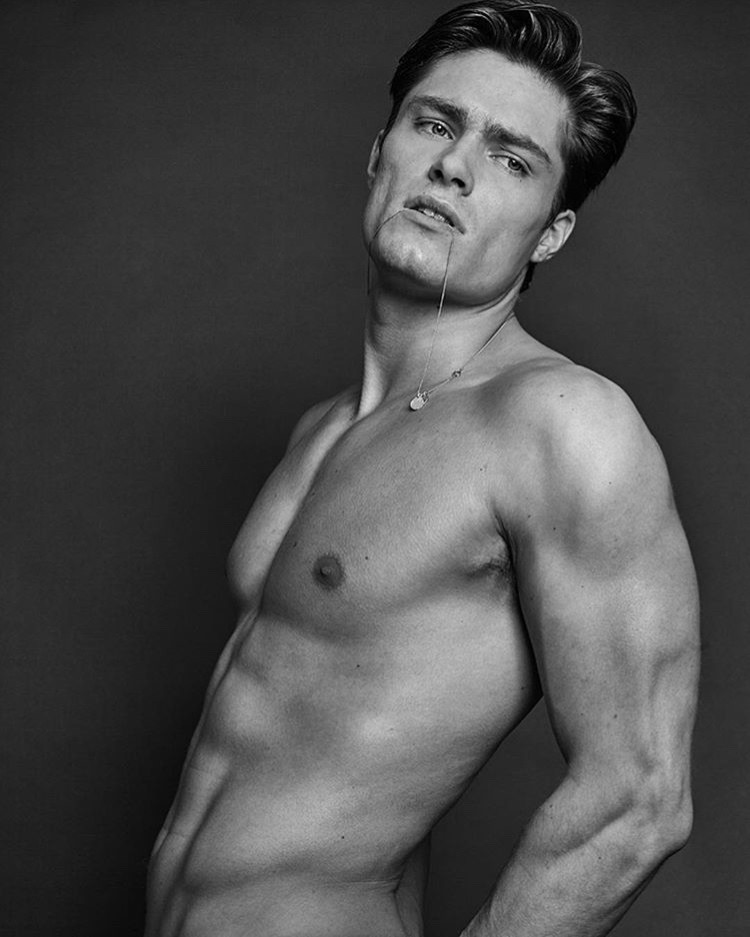 BaseModelsUK's tweet image. Big welcome to new face Ollie J!