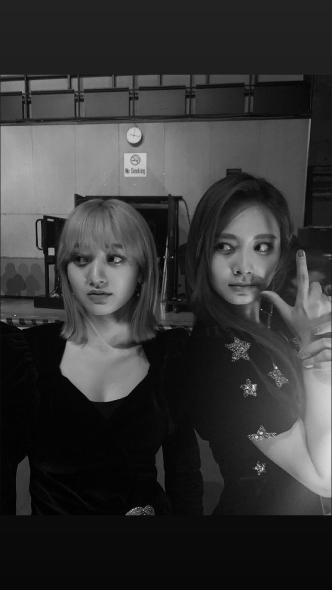misayeon's tweet photo. Momo 🍑: "TWICE taken by Momo" https://t.co/HSW7tkTBwd
