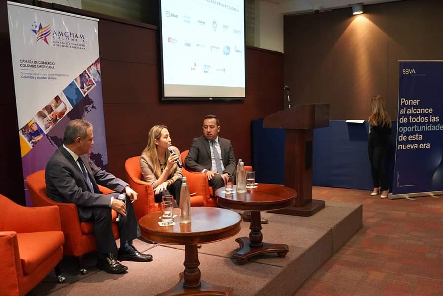 "La transformación digital trae nuevas oportunidades para los emprendedores, por eso trabajamos con las #fintech que entienden las nuevas dinámicas digitales en el ambiente financiero" <a href="/CatheRojasv/">Catherine R.</a>, @BBVAInnovation strategist de <a href="/BBVA_Colombia/">BBVA en Colombia</a> #AmChamNegocios5G