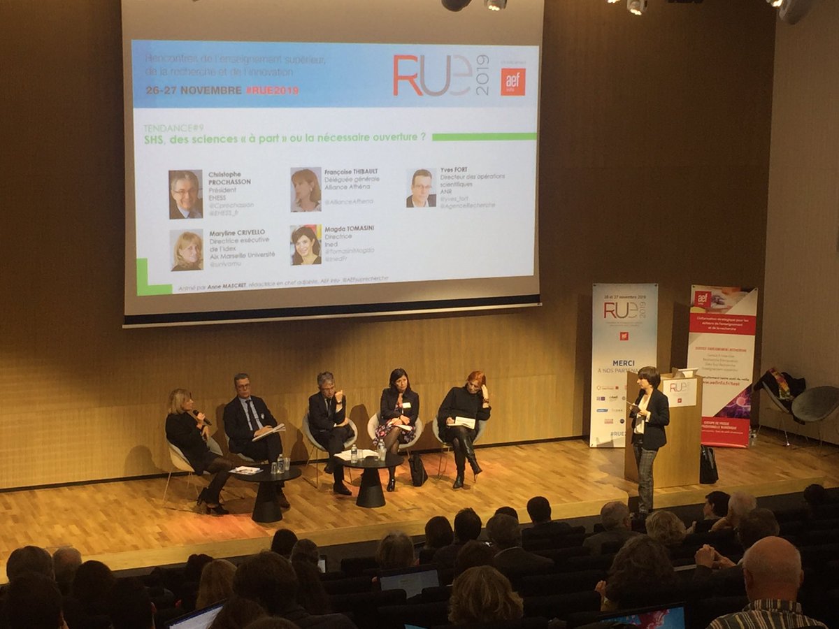 RencontresESR's tweet photo. #RUE2019 « SHS, des sciences à part ou la nécessaire ouverture ? » Avec @CProchasson @EHESS_fr @univamu @AllianceAthena @TomasiniMagda @InedFr  @yves_fort @AgenceRecherche par @AEFsuprecherche https://t.co/zKPszHxu0y