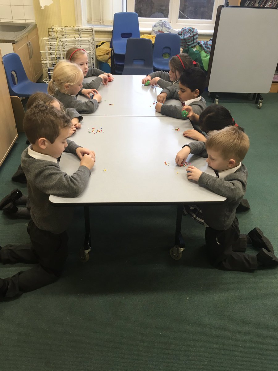 YMS_Reception's tweet image. Fine motor practice today #nopenwednesday @psbacc