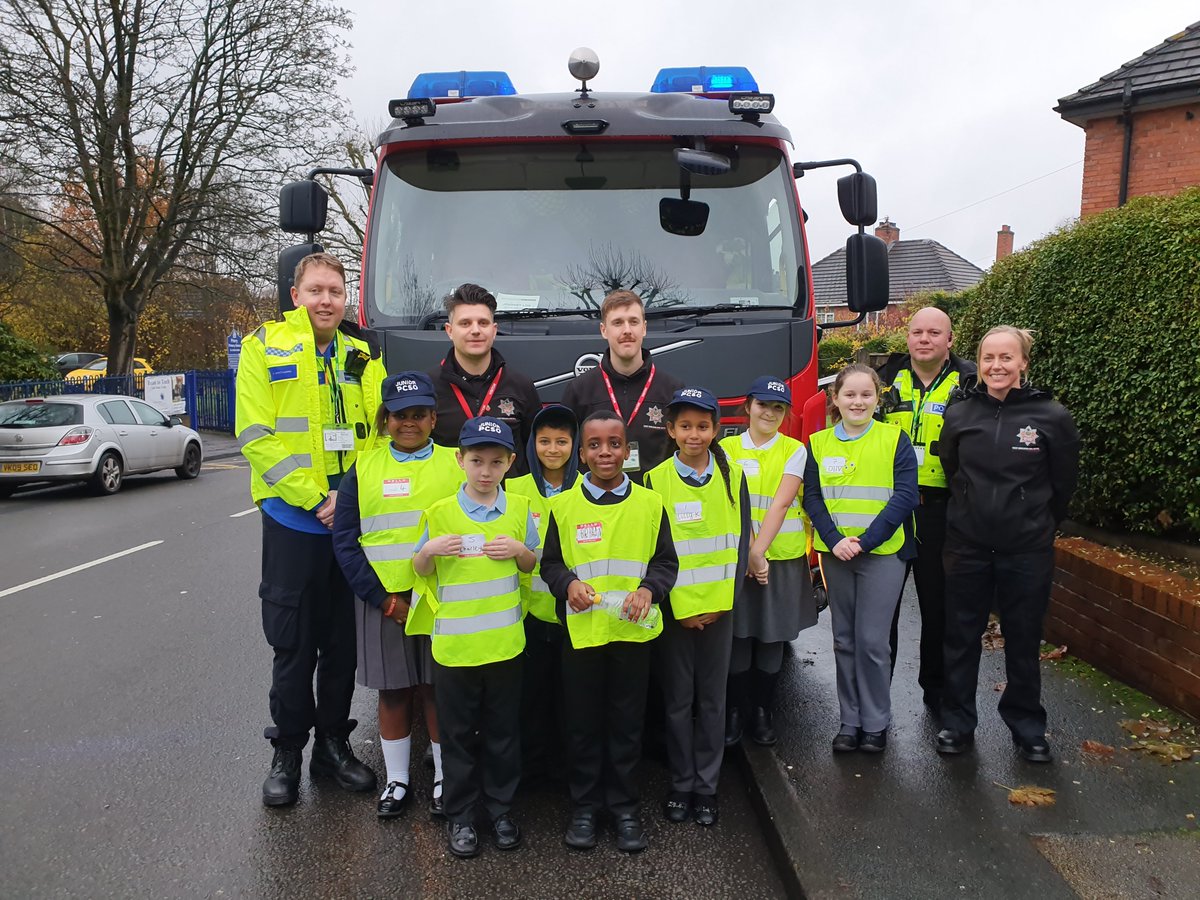 DudleyTownWMP's tweet photo. PCSO Tugby and Verity have attended Week 7 of Junior PCSO at Priory Primary School . Thank you you to SGT Adam Revell for attending and Dudley fire station for their input fun was had by all #prioryprimary @WMFSDudley #emergencyservices https://t.co/dhuidHP3v1