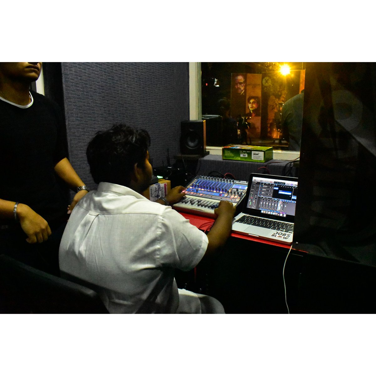 schoolofcomms_'s tweet photo. Come, experience the joy of learning filmmaking, photography, videography, graphic designing and a lot more with the best art equipments at Xavier School of Communications.
#XCOMM #XCOMMITES #XUB #xavierschoolofcommunications #masscommunication #massmedia #filmmaking #journalism https://t.co/g3LSqZBiiv