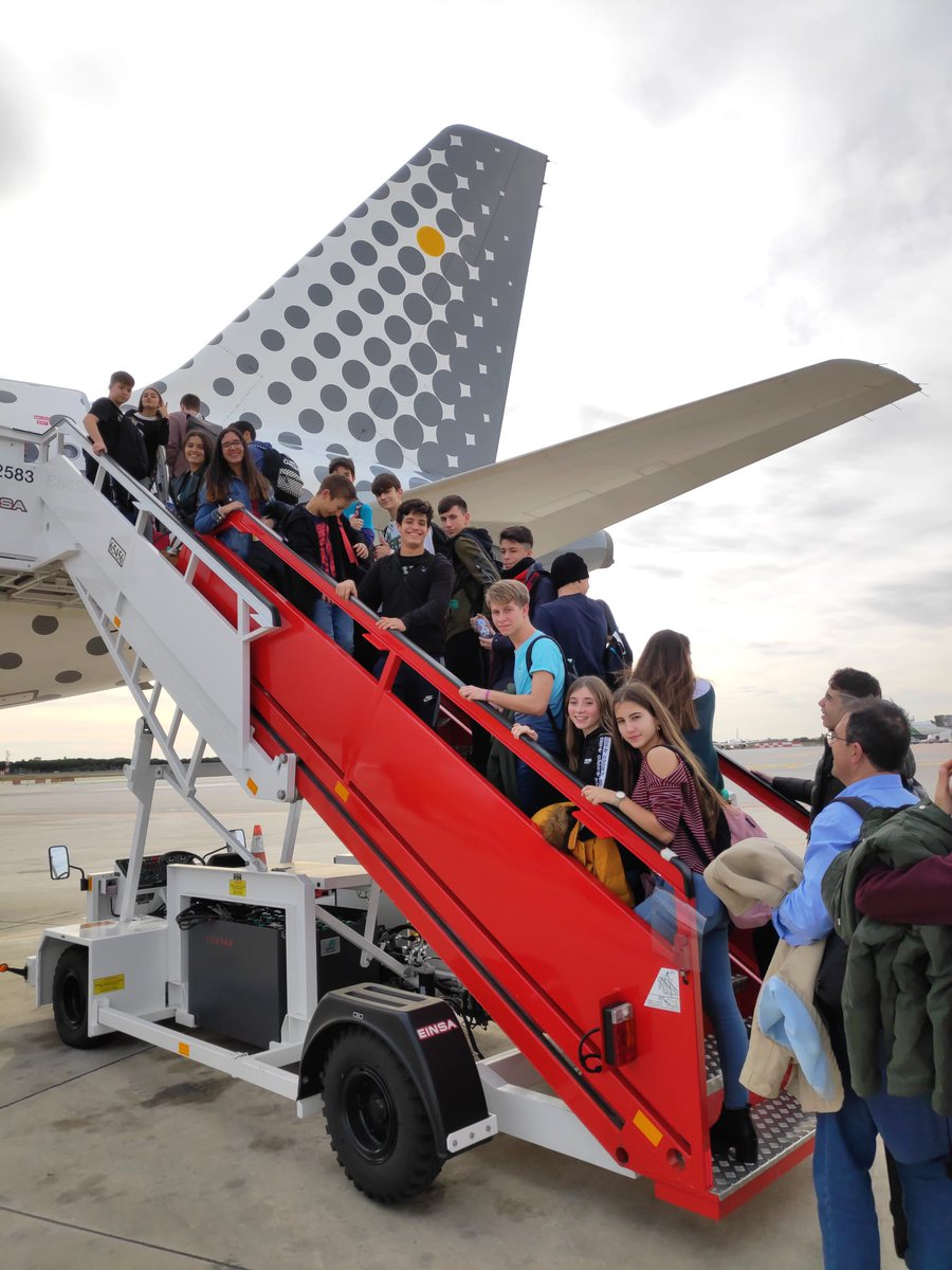 IESHnosMachado's tweet photo. Iniciamos el viaje hacia Stuttgart 🛫 para trabajar en el Proyecto Erasmus+ Come to know me 🇩🇪 @sepiegob https://t.co/KweOOtKCQV